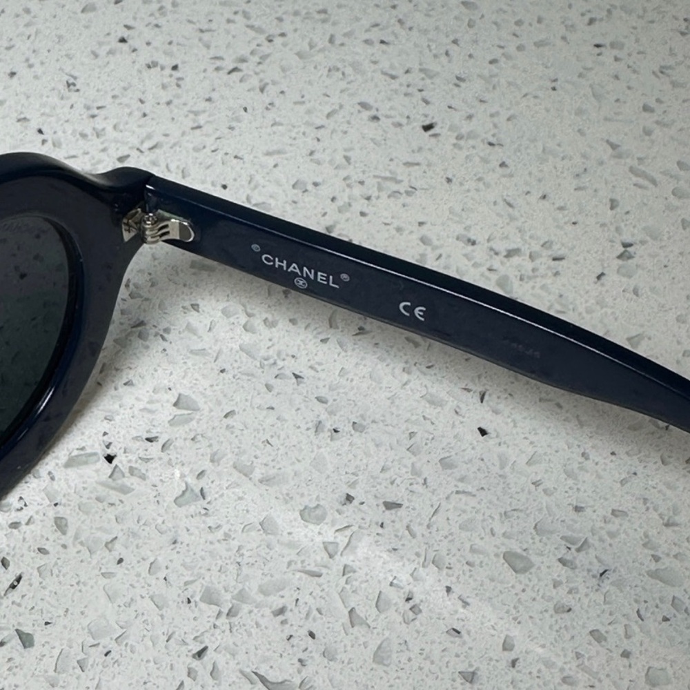 Chanel - Picture 4 of 5